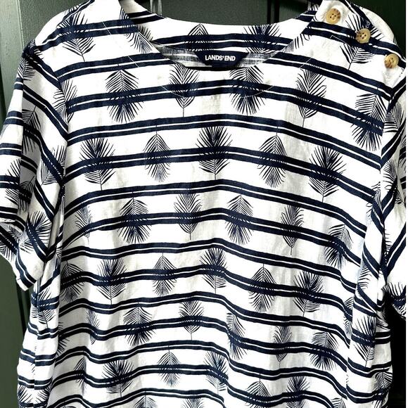 Lands' End Sz 1X 100% Linen Blue and White Nautical Palms Short Sleeve Top - Picture 1 of 6